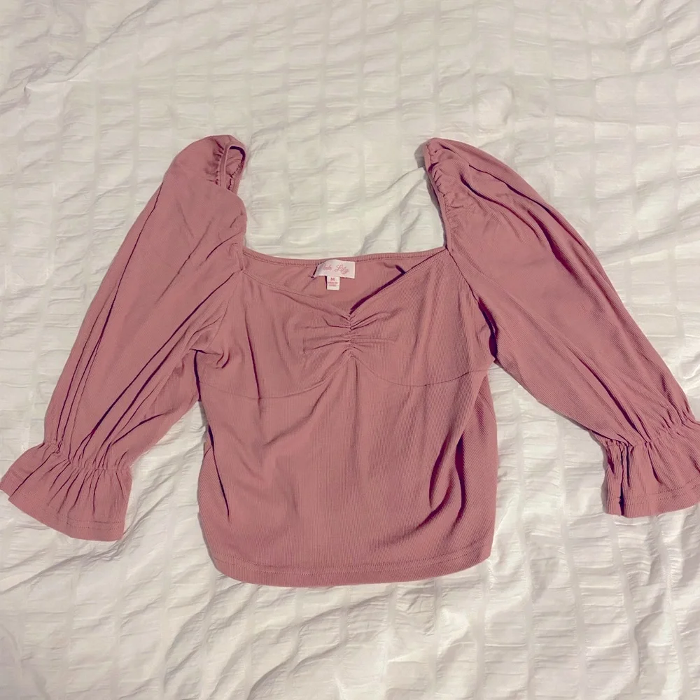 Pink lily crop top - Picture 2 of 3